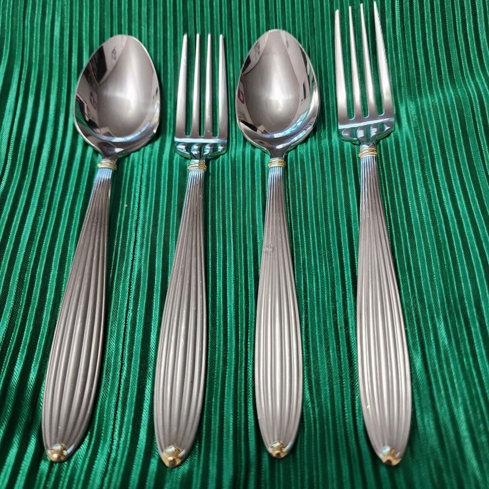 Reed & Barton GOLDEN JUBILEE 18/8 Stainless Steel 2 Soup Spoons & 2 Dinner Forks